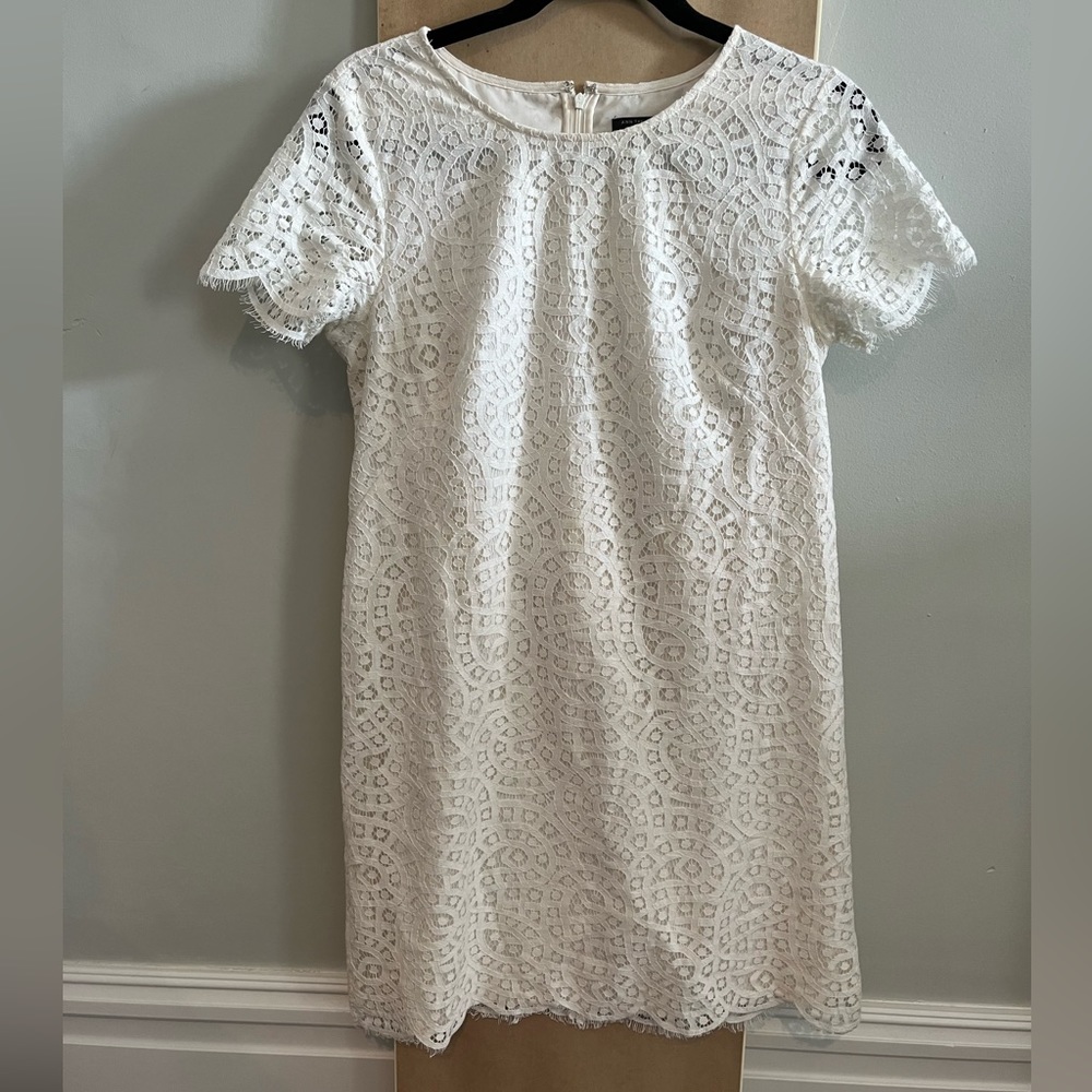 Ann Taylor 8p White lace shift dress